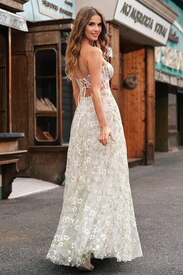Robe de soirée corset trapèze trapèze vert clair avec broderie